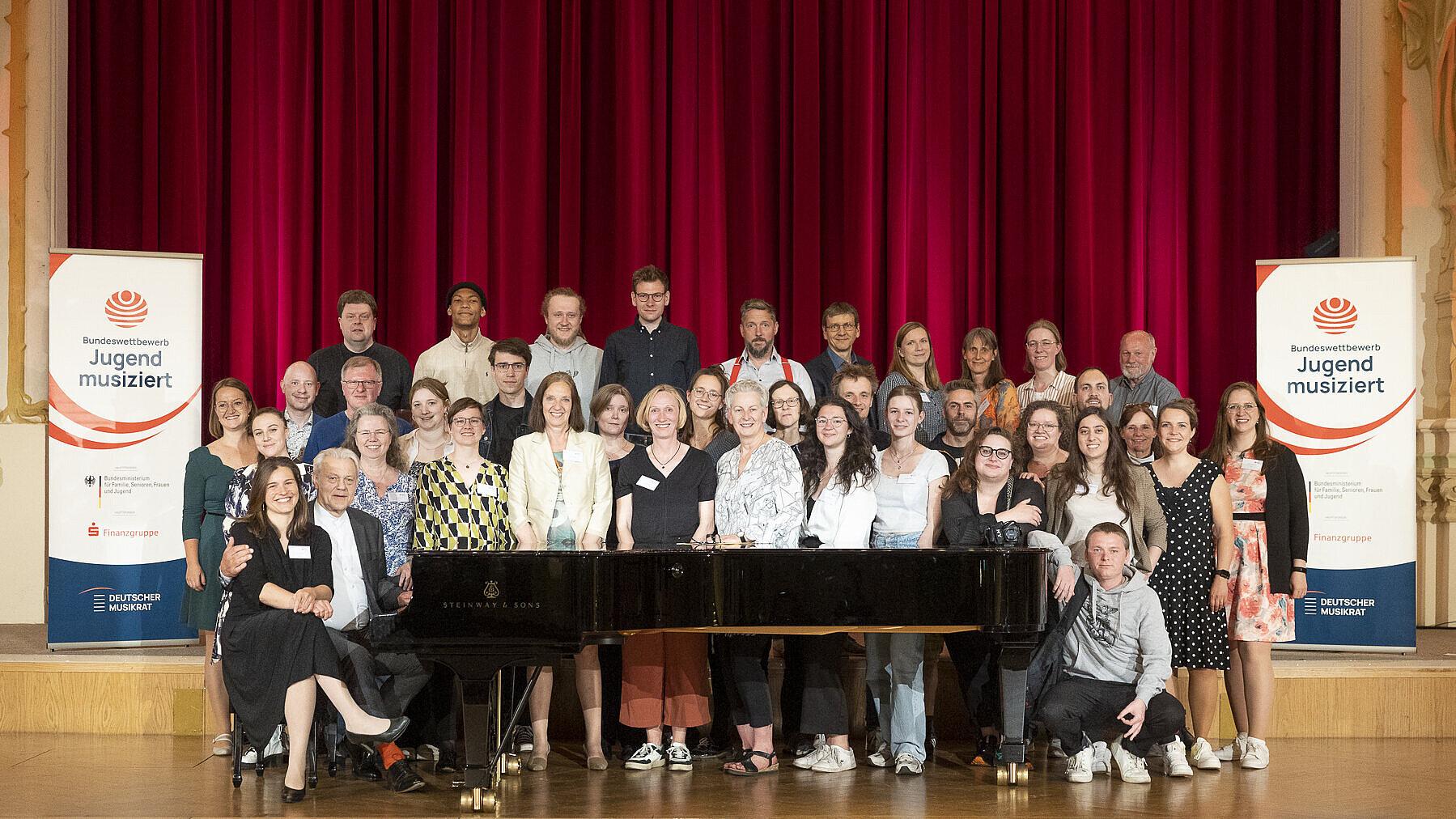 Gruppenbild des Teams vom 60. Bundeswettbewerb Jugend musiziert 2023